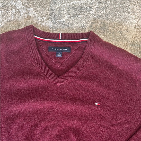 Tommy Hilfiger Red V-Neck Sweater Classic Knit - Picture 2 of 3